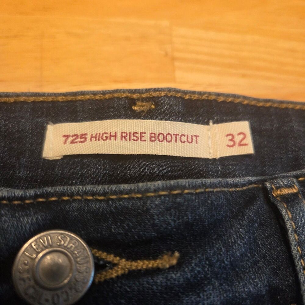 Levis Women 725 NWT Jeans High Rise Boot Cut 32x32 Dark Wash Denim - Picture 7 of 7